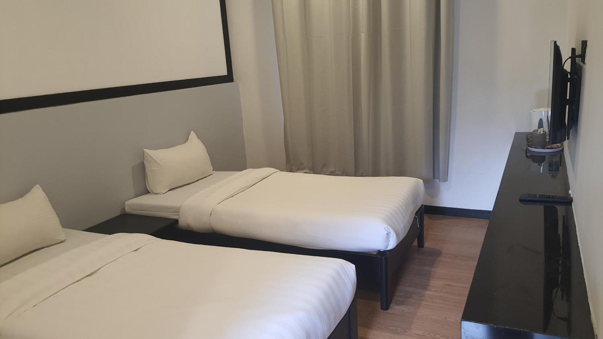 Hotel H Benjamin *